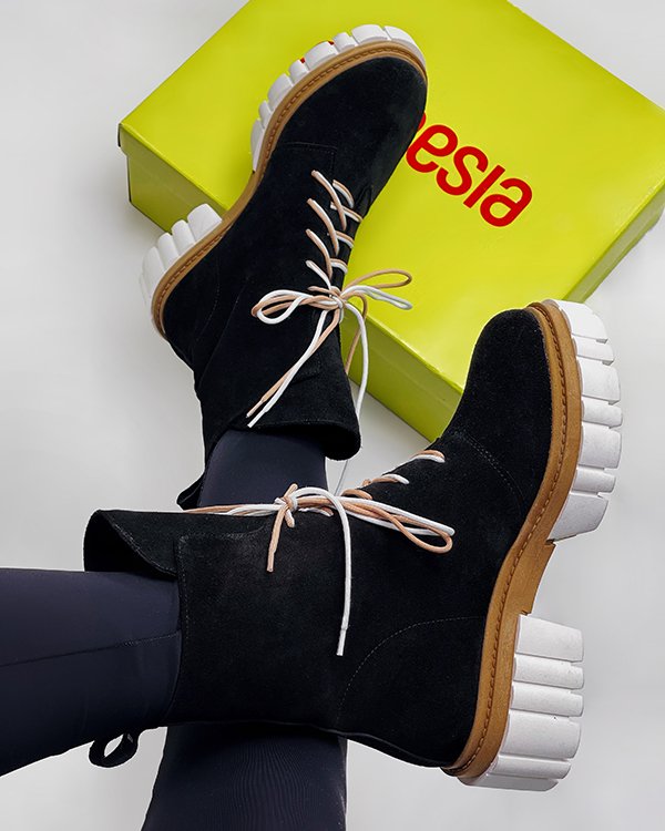Фото: Імперські черевики на вау-платформі. Купити зі знижкою 46%.