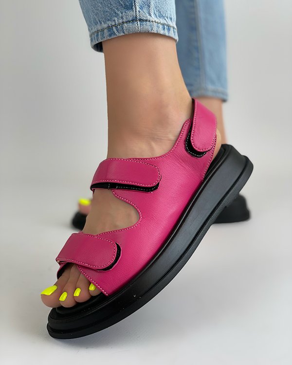 Фото: Яскраві сандалі на липучках. Купити зі знижкою 31%.