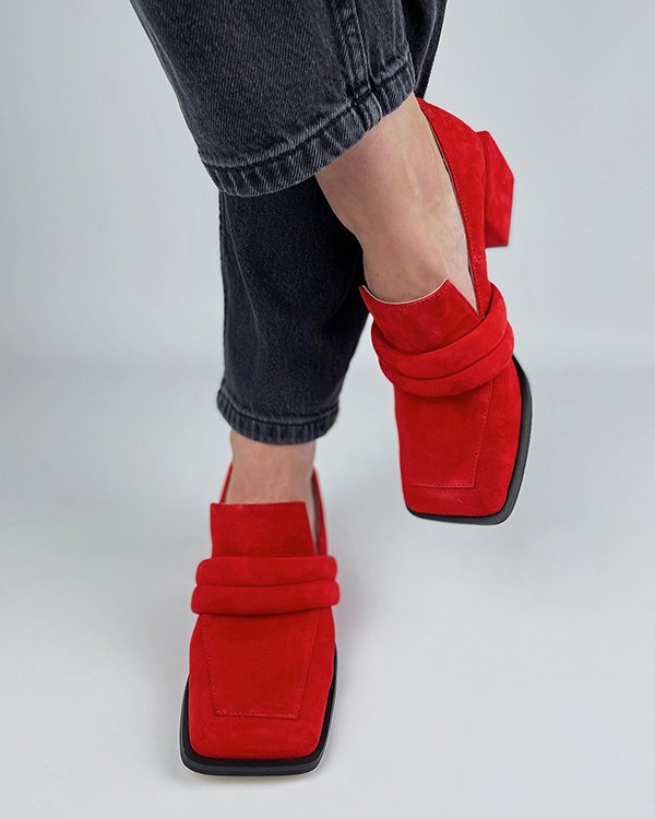 Фото: Квадратоносі «французькі» туфлі. Купити зі знижкою 35%.