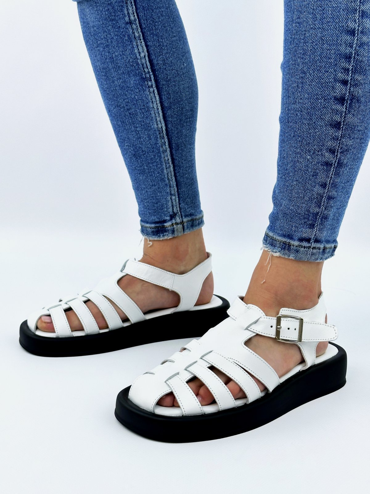 Фото: Модні сандалі-римлянки зі 100% шкіри
