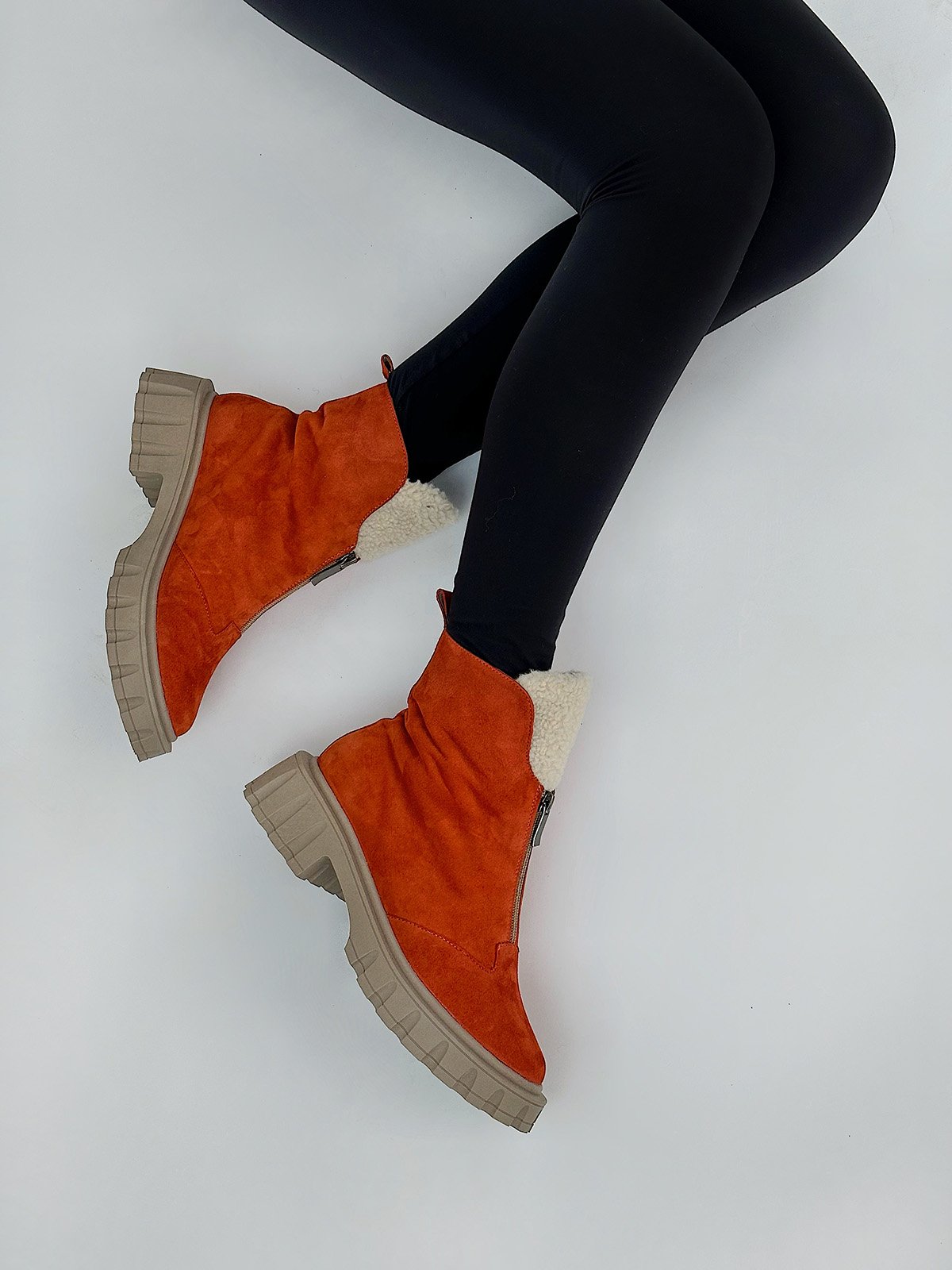 Фото: Зимові черевики з зіпером